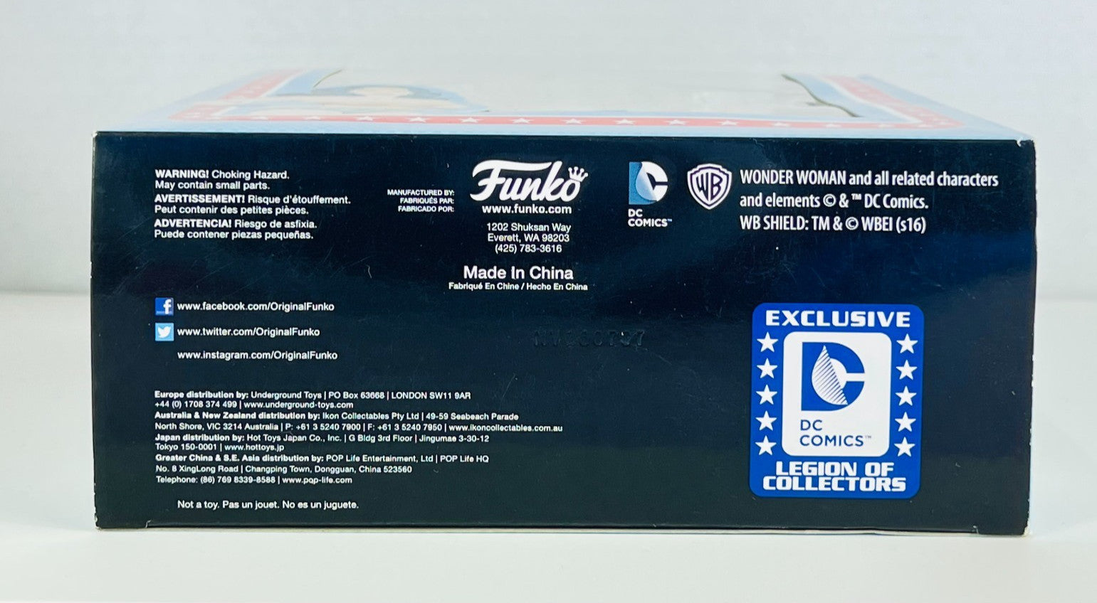 Funko - DC - Invisible Jet With Mini Retro Wonder Woman League of Collectors