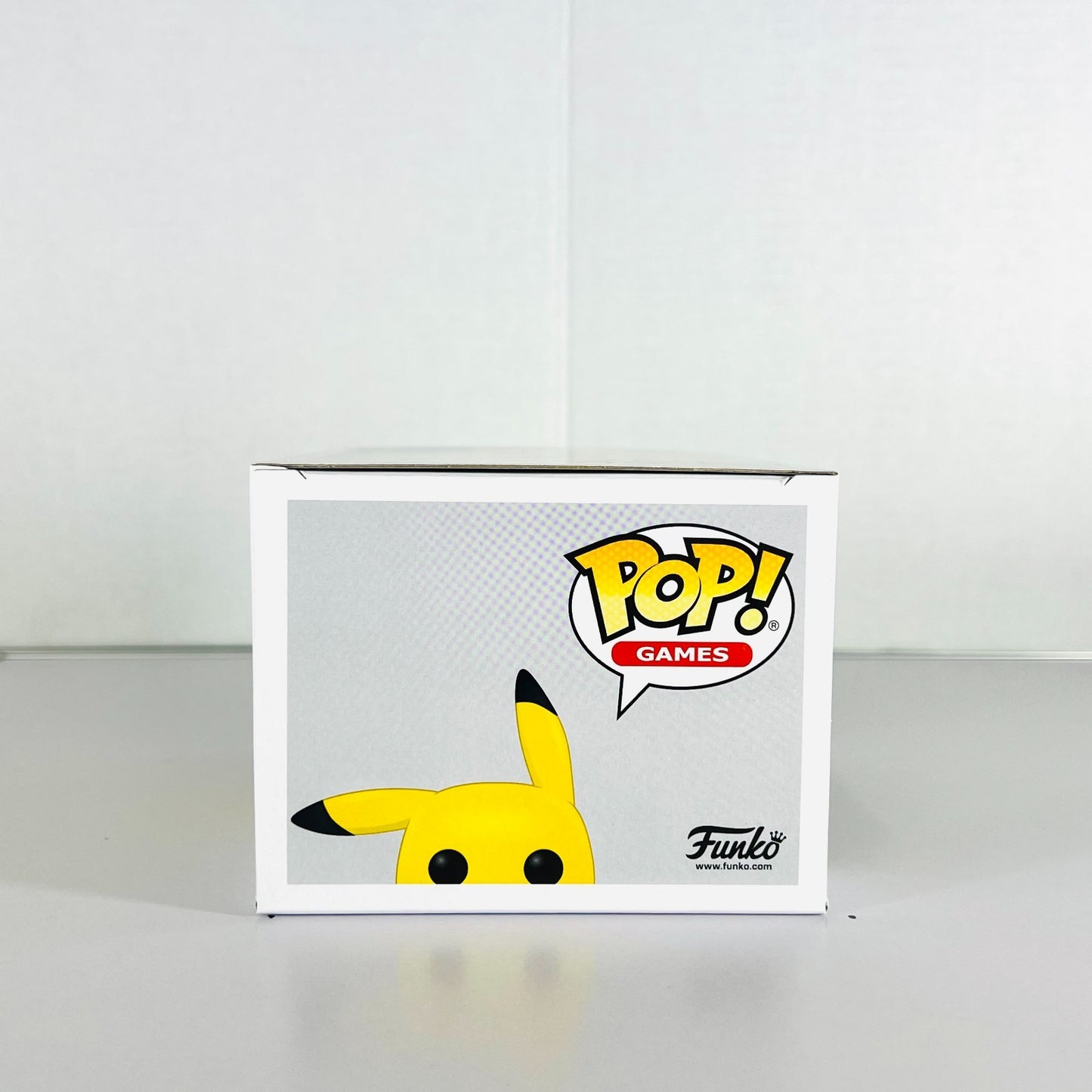 Funko POP Vinyl - Games - Pokemon - Pikachu - #842 Diamond FC 2021
