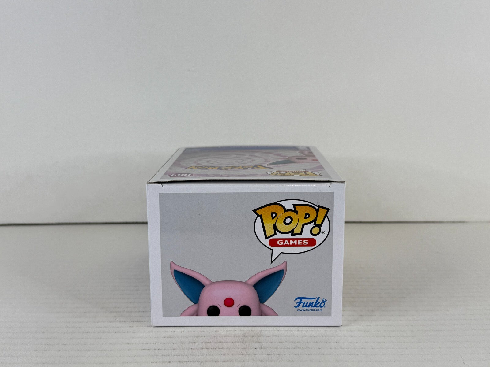 Funko POP Vinyl - Games - Pokemon - Espeon - #884 Flocked