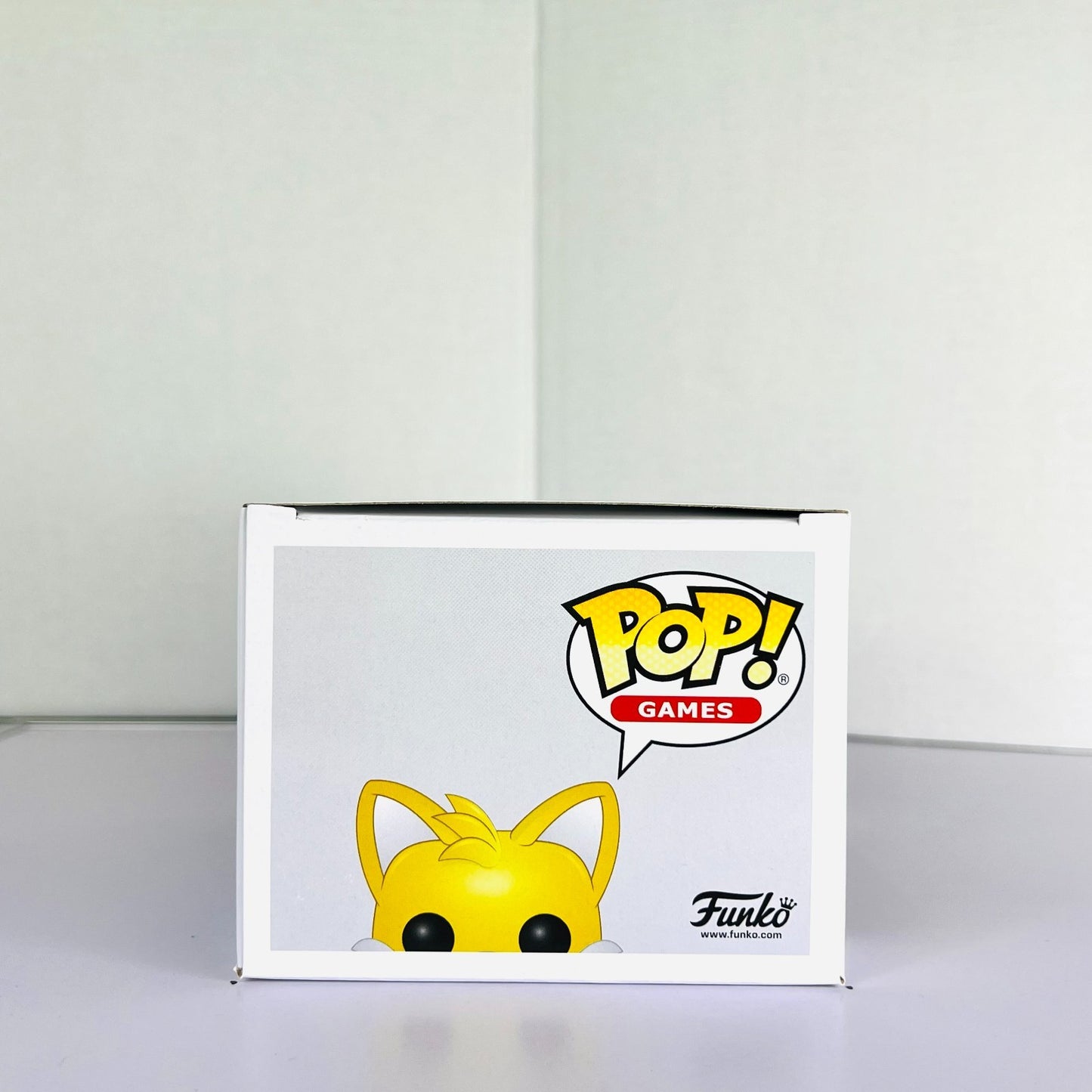 Funko POP Vinyl - Games - Sonic The Hedgehog - Tails - #641 Flocked Target Con