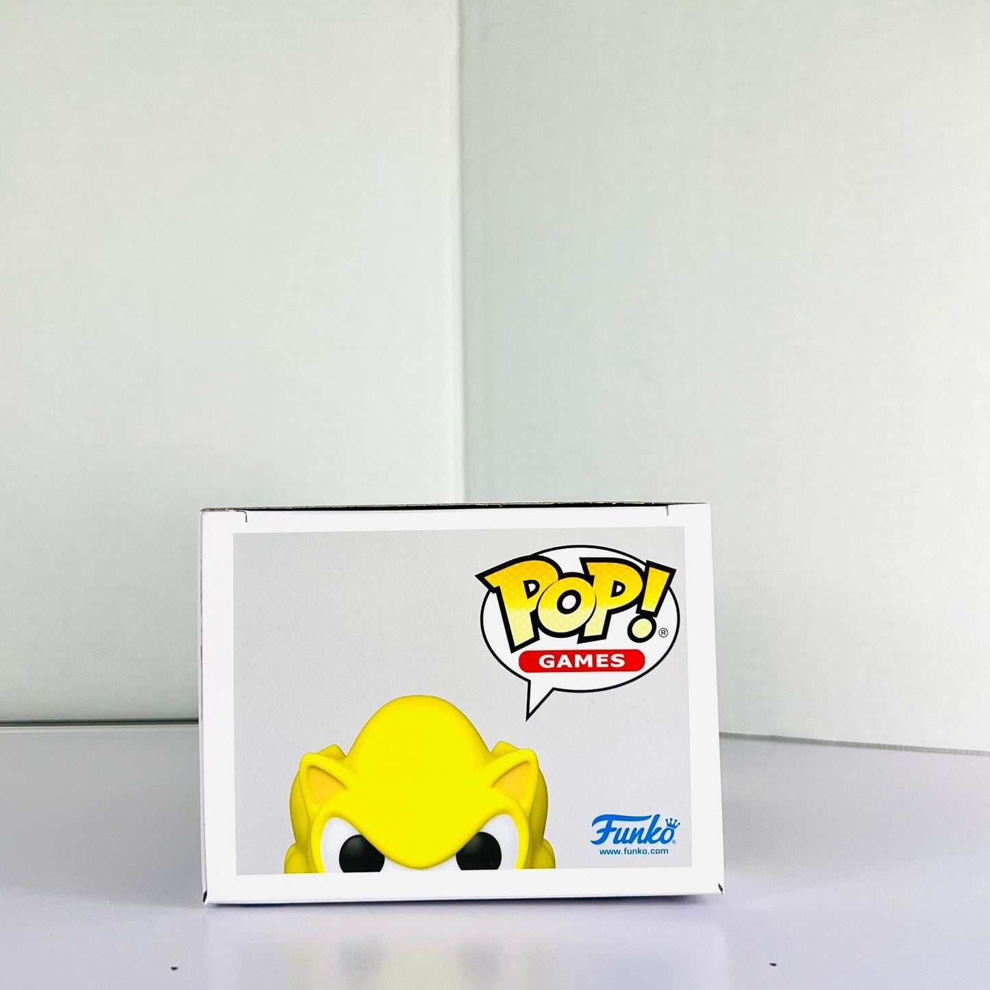 Funko POP Vinyl - Games - Sonic The Hedgehog - Super Sonic - #877 GITD SC 2022