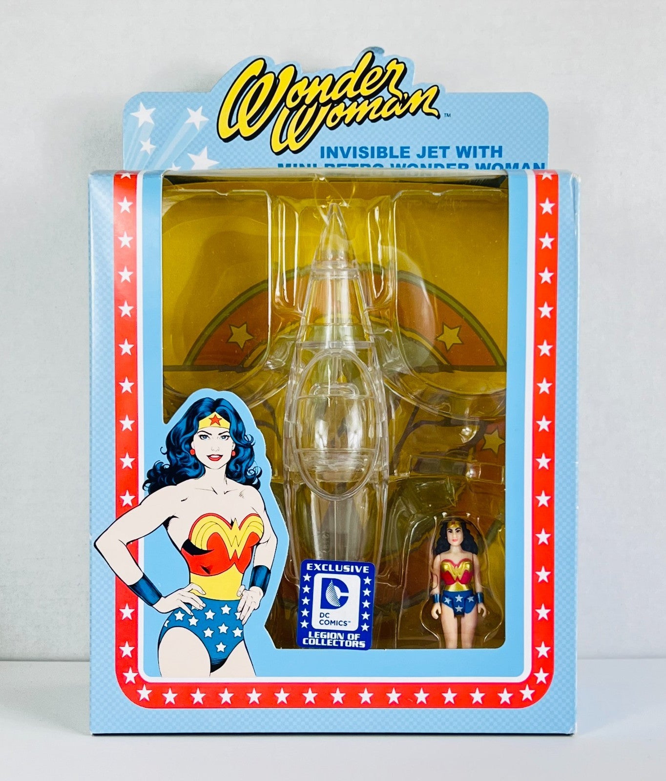 Funko - DC - Invisible Jet With Mini Retro Wonder Woman League of Collectors