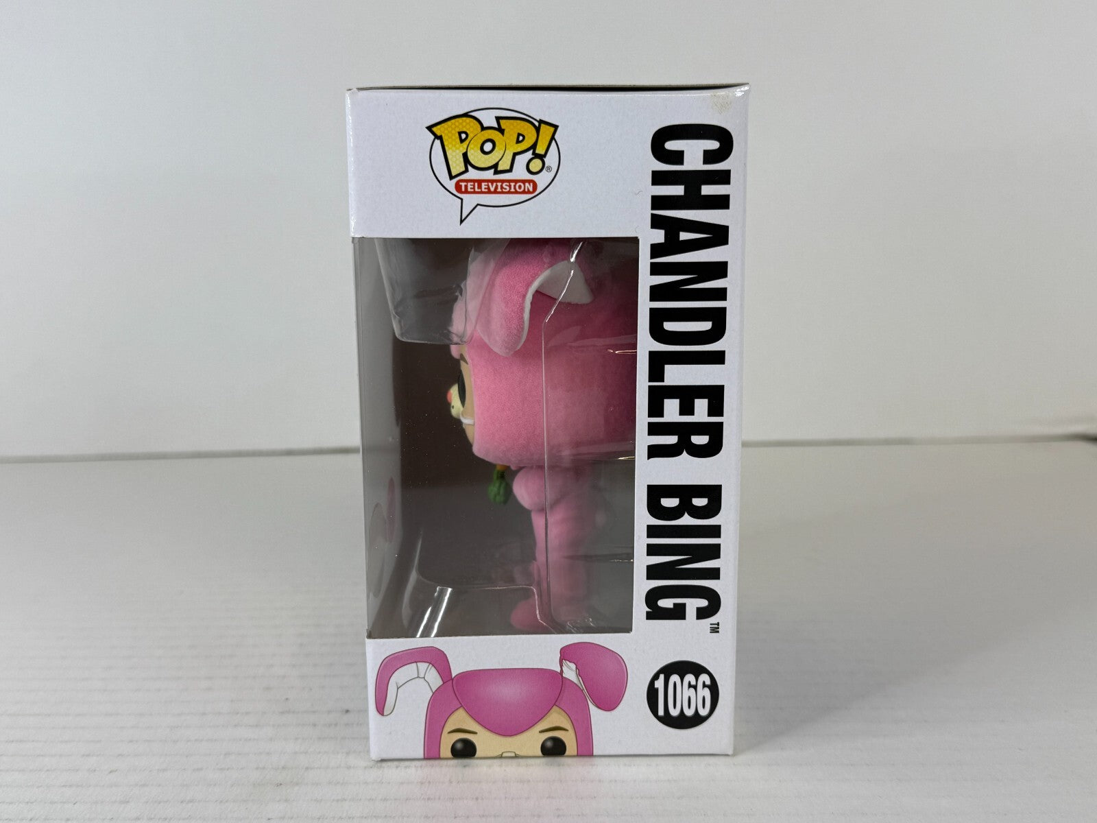 Funko POP Vinyl - Television - Friends - Chandler Bing - #1066 Flocked
