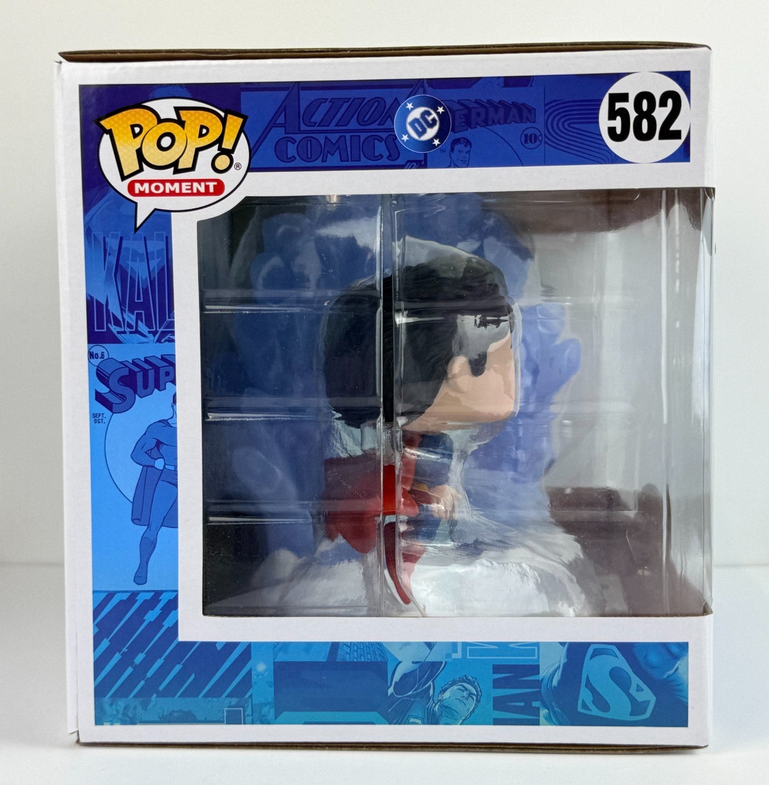 Funko POP Vinyl - Moment - Superman And Fortress Of Solitude - #582