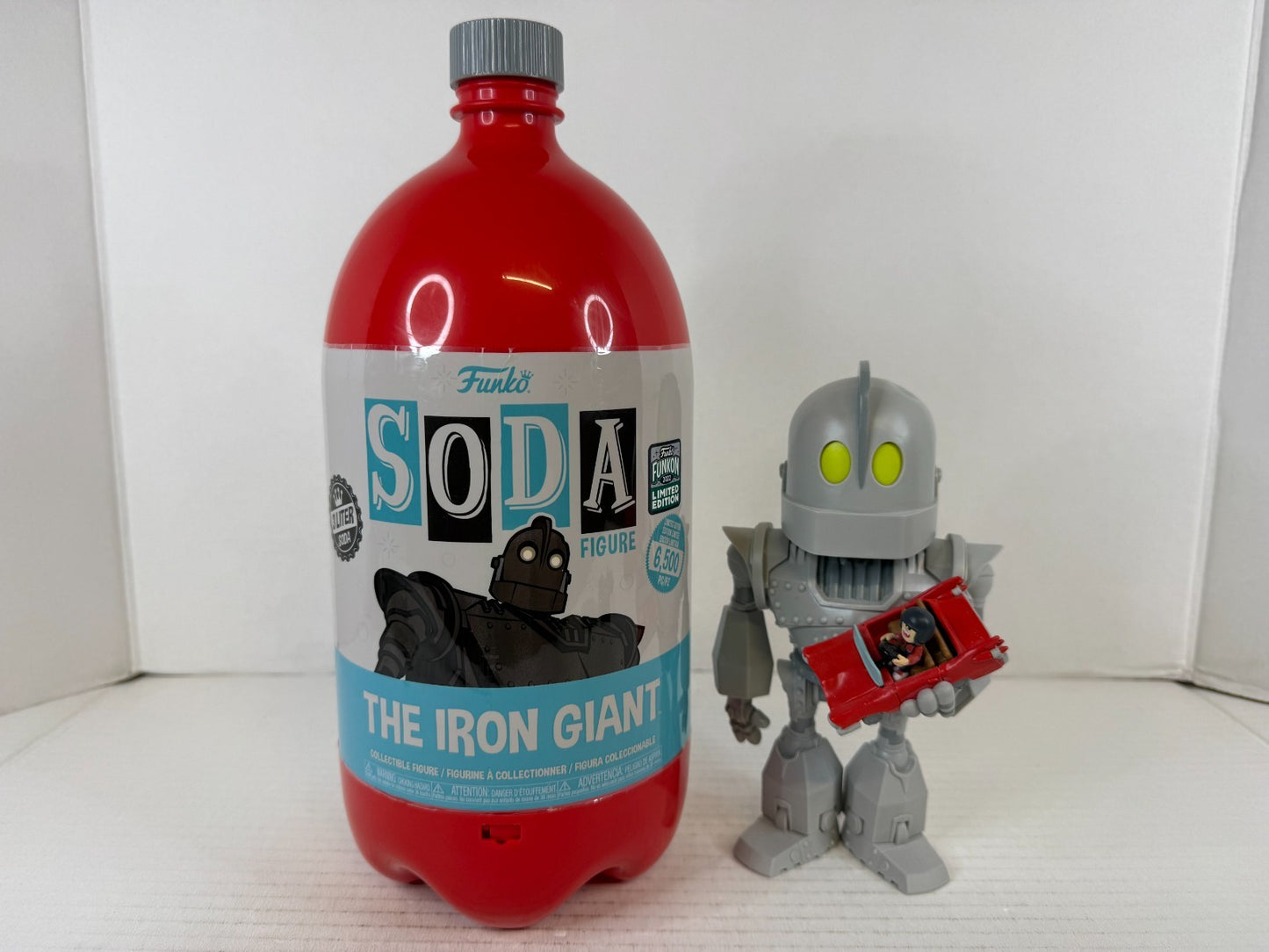 Funko POP Soda 3L - The Iron Giant With Hogarth - Chase - 6500 Pcs