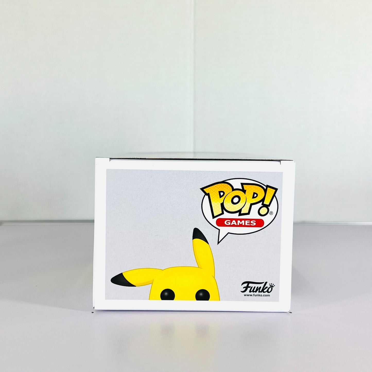 Funko POP Vinyl - Games - Pokemon - Pikachu - #553 Diamond Gamestop