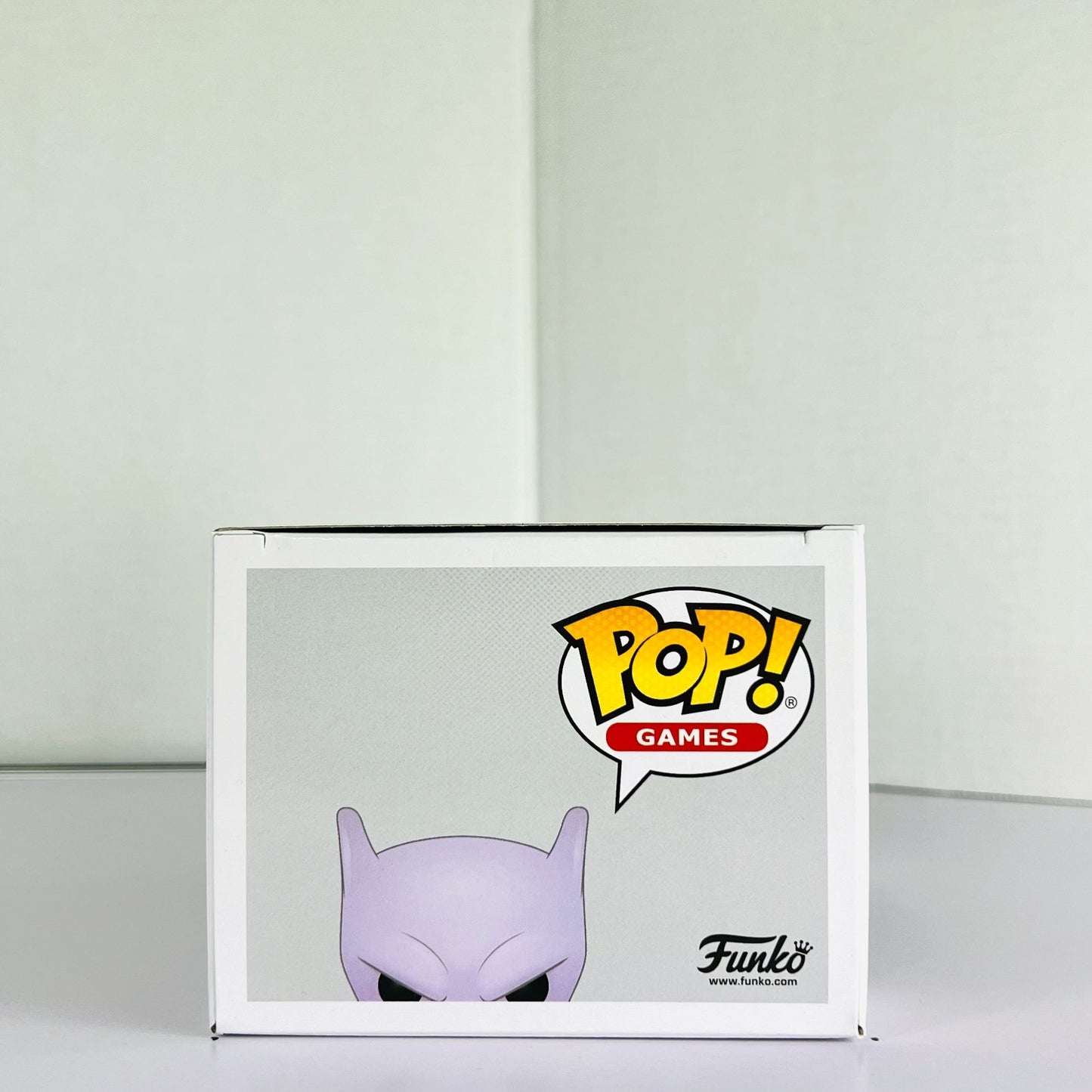 Funko POP Vinyl - Games - Pokemon - Mewtwo #581 Flocked SC 2021