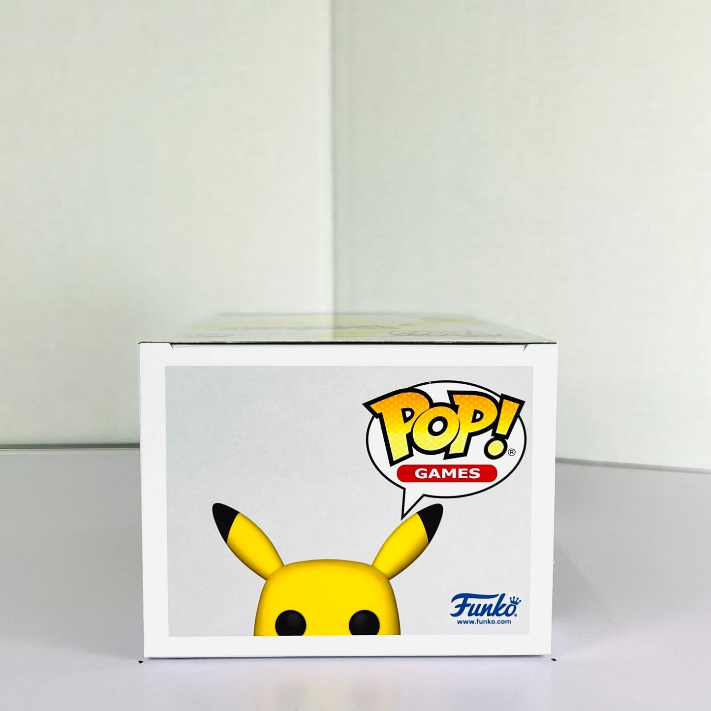 Funko POP Vinyl - Games - Pokemon - Pikachu - #353 Pearlescent